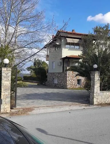 Dimitrios Nyaraló Vurvurú